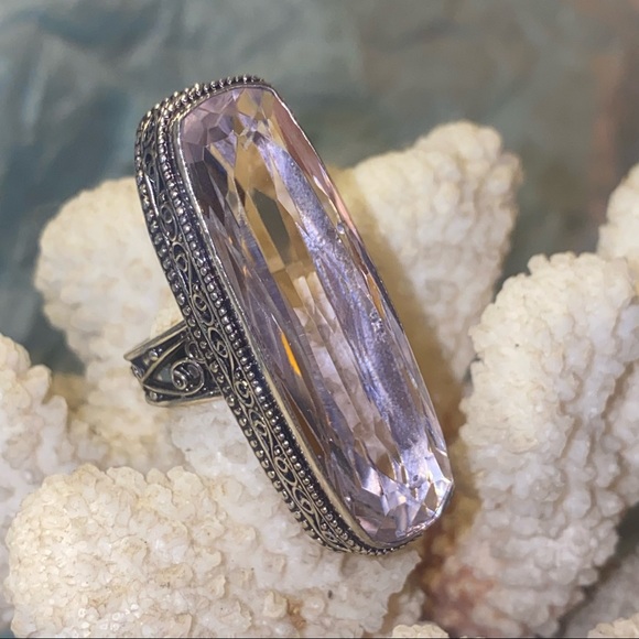 hb_fashionista Jewelry - Elongated Gorgeous Pink Kunzite Handcrafted 925 Silver vintage-look ring